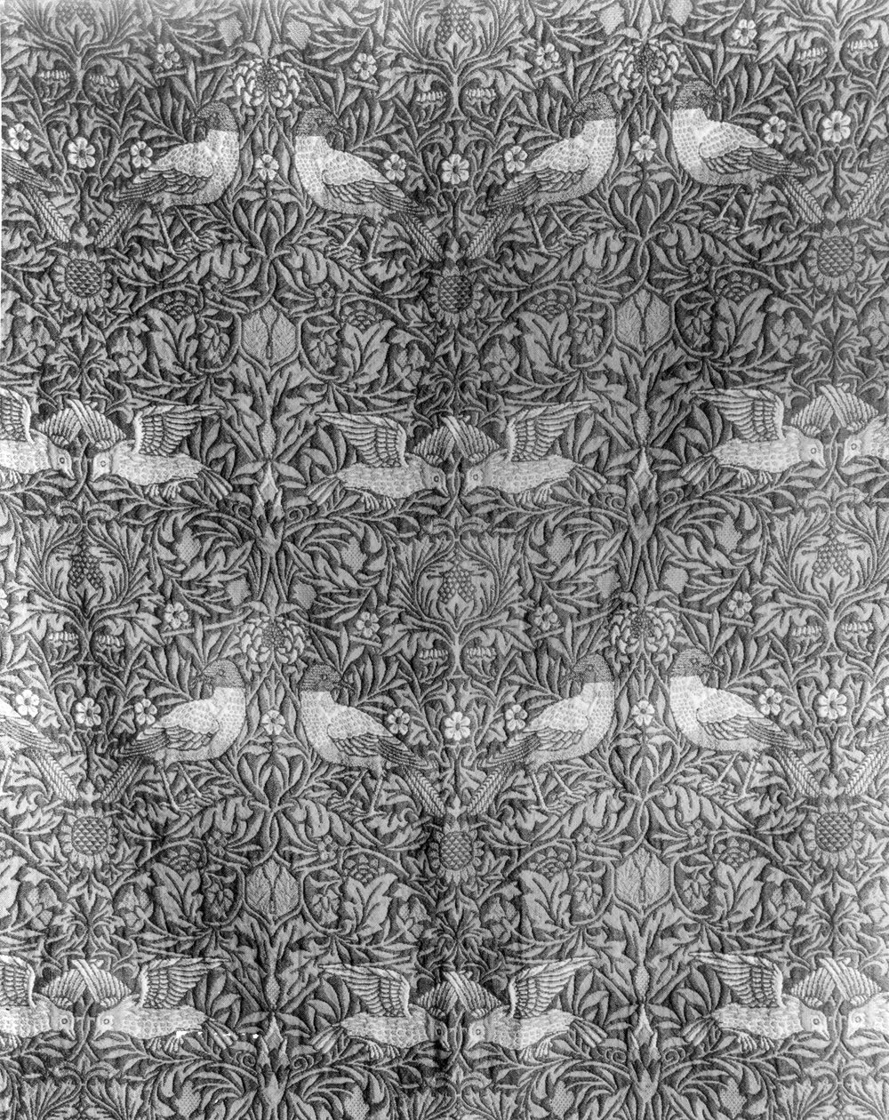 William Morris (1834-96) 设计的“鸟”（羊毛编织）（黑白印刷）（彩色图像请参见 136483） 作者 威廉·莫里斯