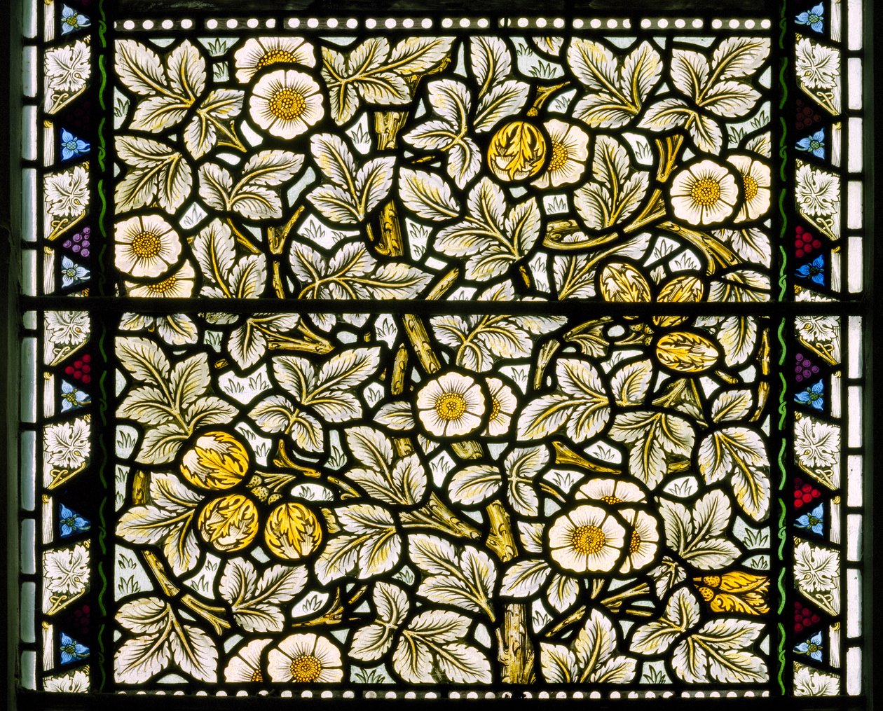 Kirkcaldy Old Kirk，Morris＆Co.，William Morris，Wild Roses＆Hazelnuts，1886 作者 威廉·莫里斯
