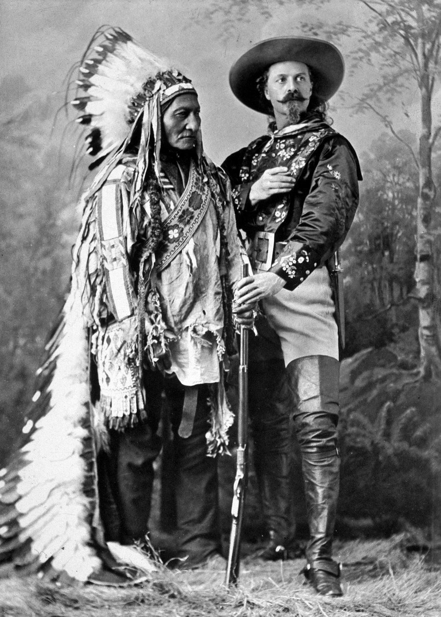 Sitting Bull and Buffalo Bill in 1886. 作者 威廉·诺特曼