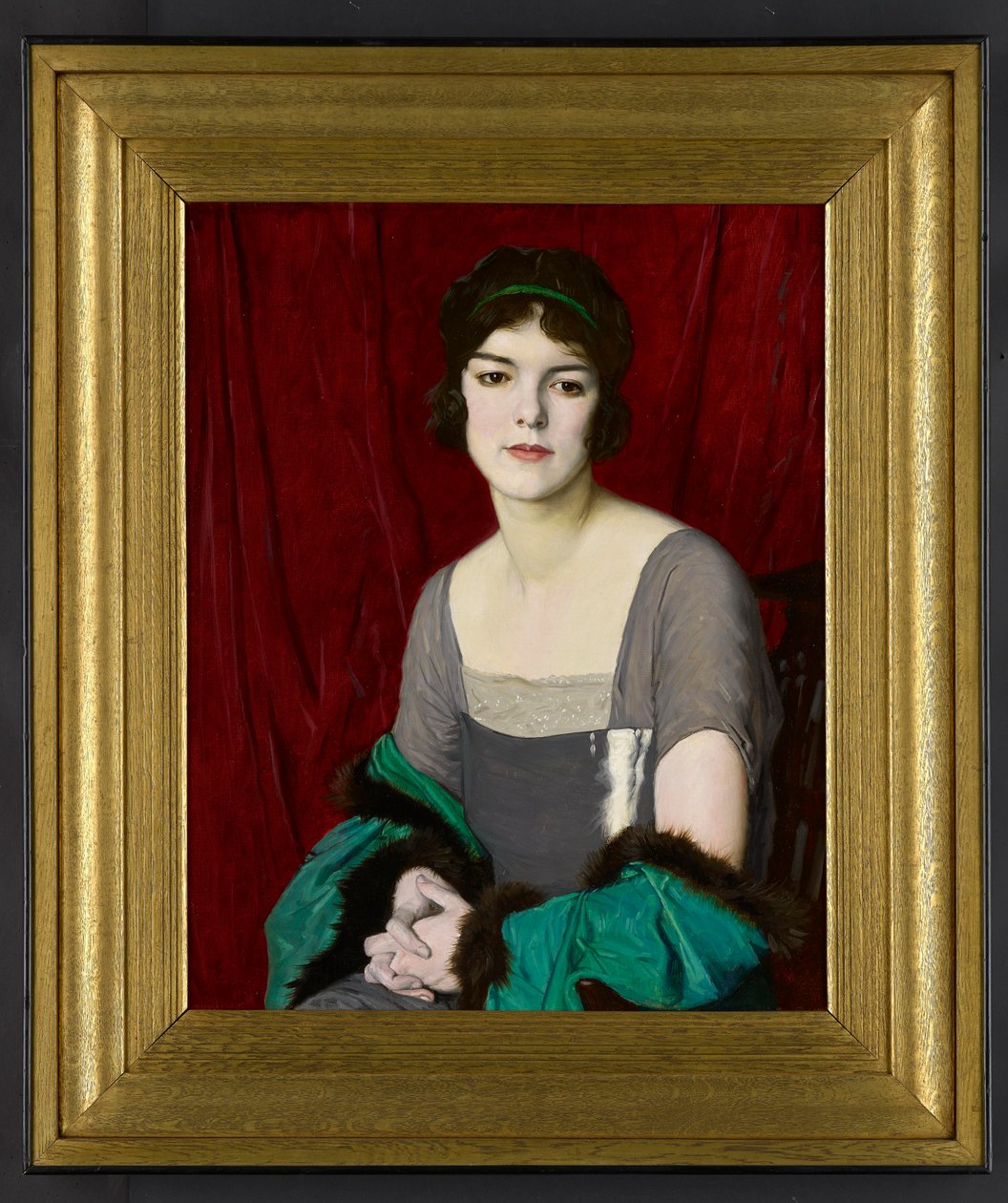 绿色斗篷，女演员肖像芭芭拉·霍尔德小姐，1918年 作者 威廉·斯特兰德