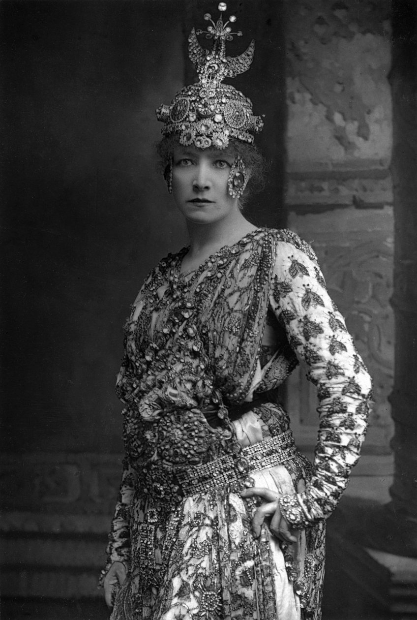 莎拉·伯恩哈特（Sarah Bernhardt）1844-1923年，法国舞台女演员，1890年。 作者 威廉和丹尼尔唐尼