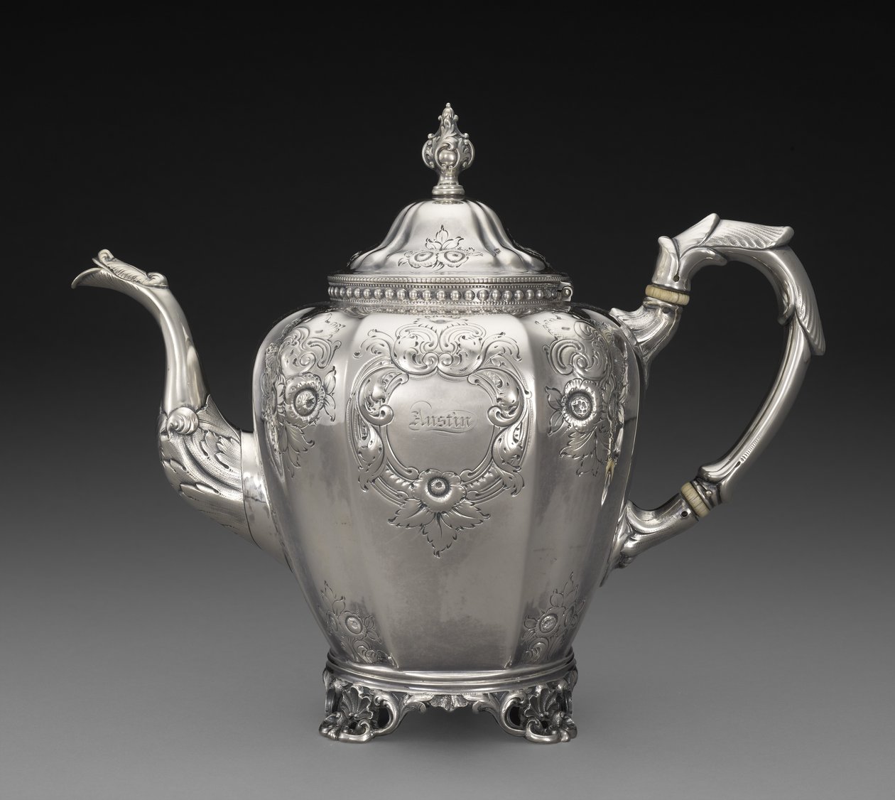 Teapot 作者 伍德和休斯