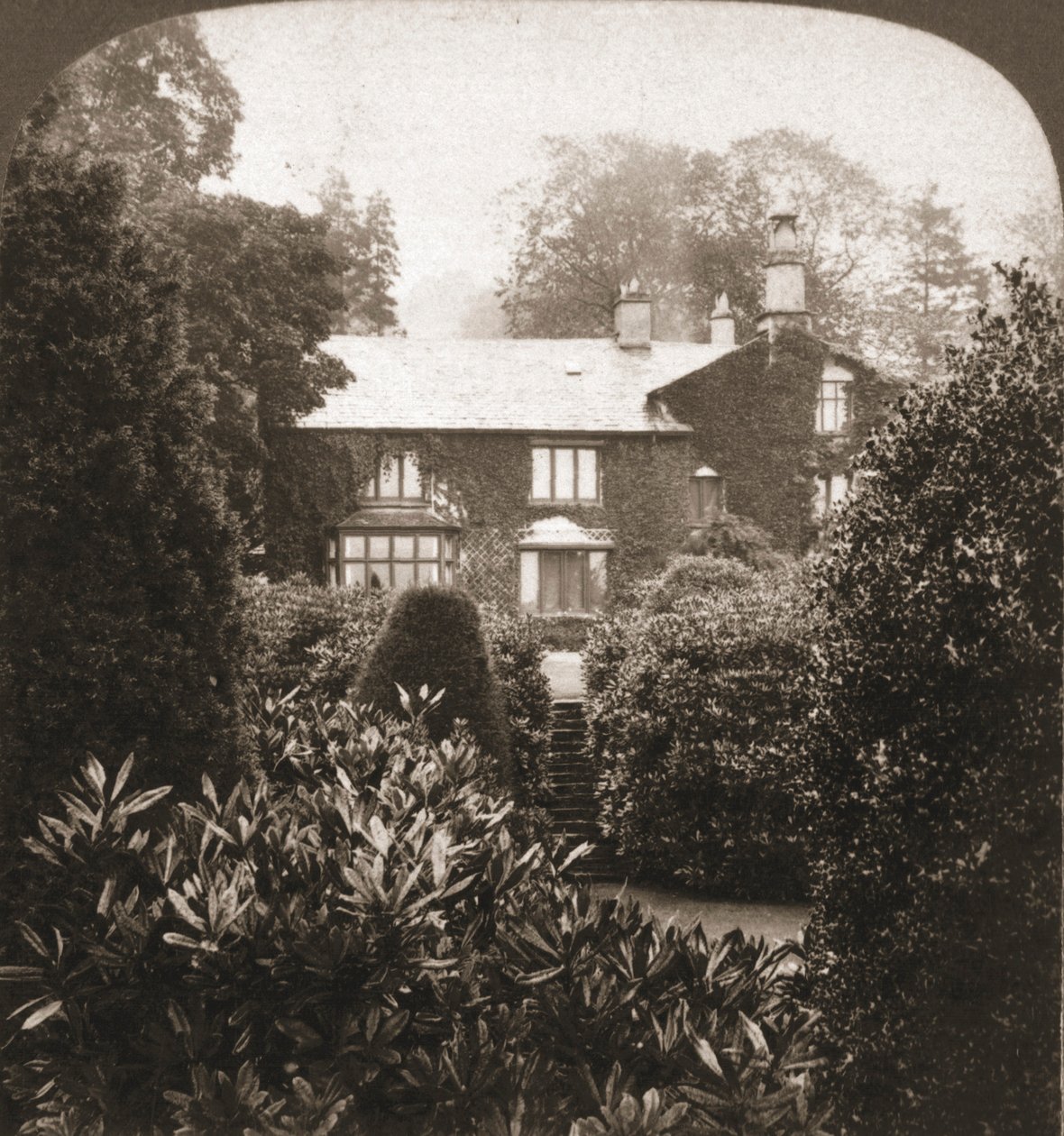 1903年，恩格尔德湖区威廉·华兹华斯住所的赖德尔山（Rydal Mount）。 作者 作品和太阳雕塑工作室