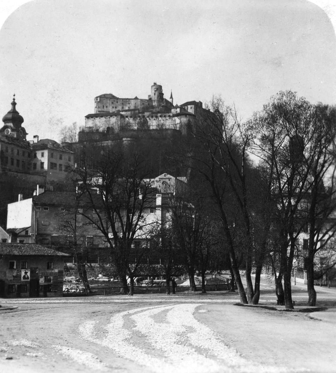 奥地利萨尔茨堡的萨尔斯堡堡（Hohensalzburg Fortress），建于大约1900年代。 作者 沃思和儿子