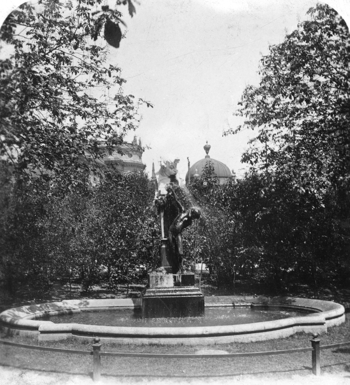 喷泉，德国慕尼黑，c1900。 作者 沃思和儿子