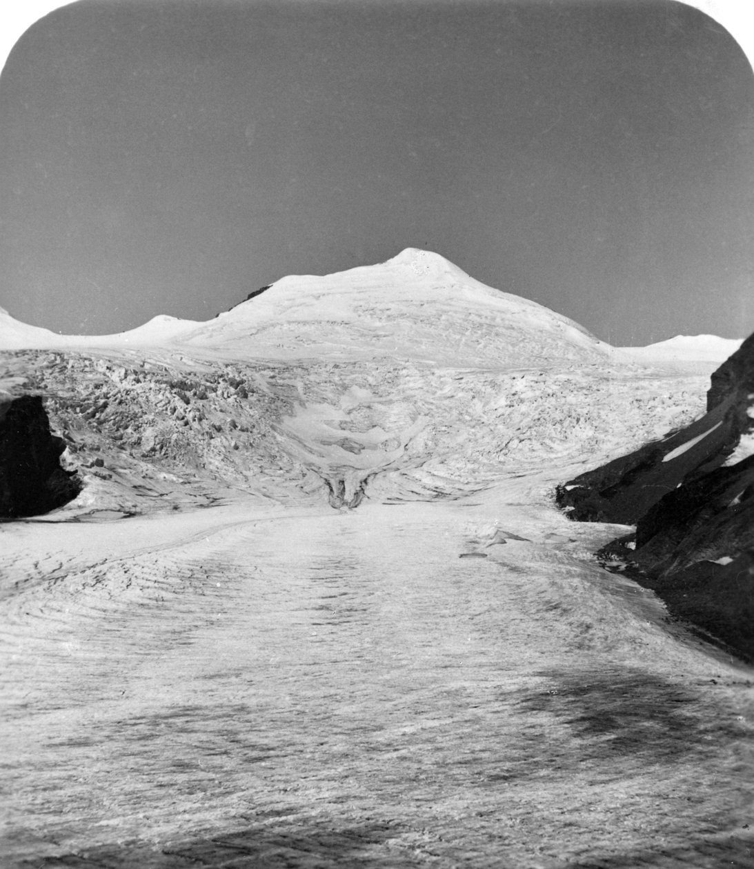 格罗斯格洛克纳（Grossglockner），奥地利，陶恩，1900年左右。 作者 沃思和儿子