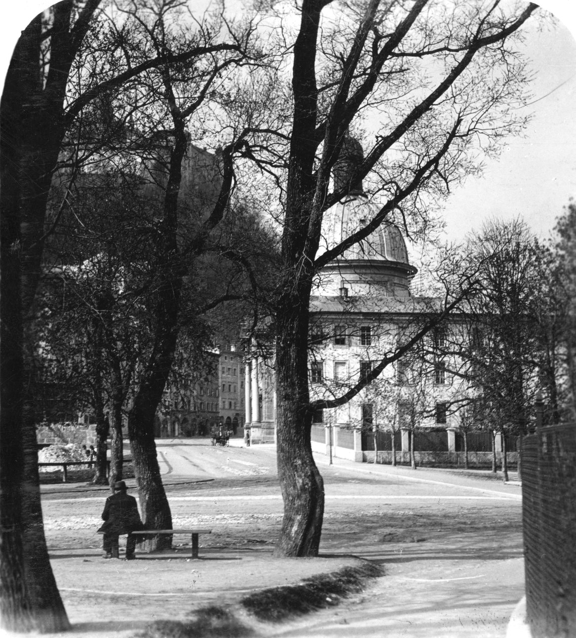奥地利萨尔茨堡，Kajetanerplatz和Hohensalzburg堡垒，摄于1900年 作者 沃思和儿子