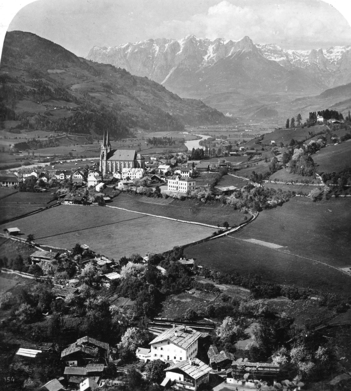 1900年左右，奥地利萨尔茨堡州彭高（Pongau）地区的圣约翰（St Johann）。 作者 沃思和儿子