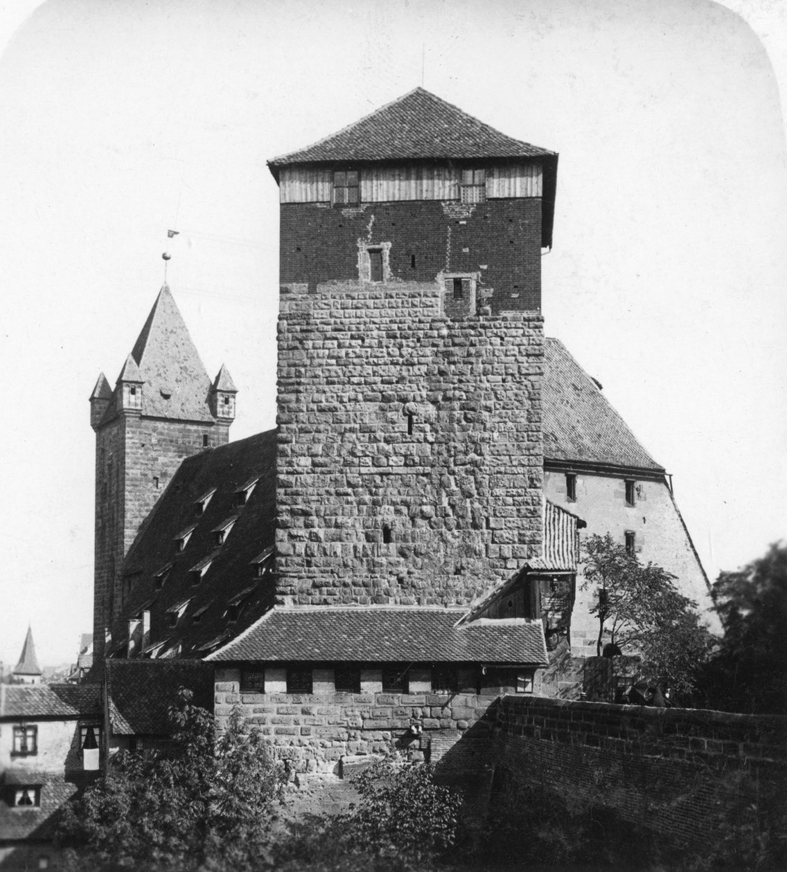 五角塔Funfeckiger Thurm，Kaiserstallung，纽伦堡，德国，c1900年代。 作者 沃思和儿子