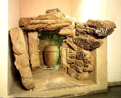 用瓮重建伊特鲁里亚墓 作者 伊特鲁里亚人之后