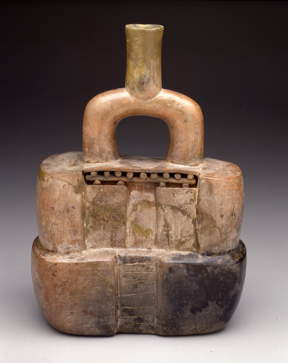 寺庙形式的马rup喷水器，地平线早，约公元前900-200年（陶瓷） 作者 文化杯