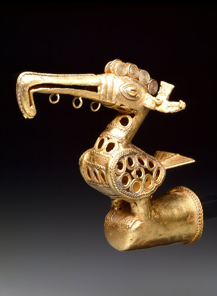 鸟形饰物，c.500-1500（金） 作者 泽努文化