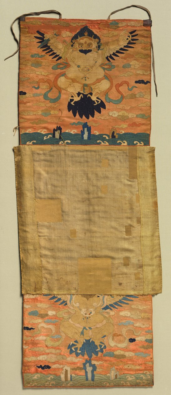 绣有迦楼罗的金刚山，绘画于16世纪，刺绣于1300年。 作者 第十世黑帽法王秋英多杰