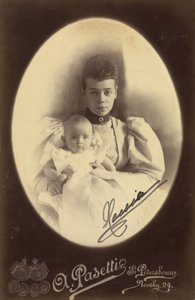 Xenia Alexandrovna de Russie et sa fille, la princesse Irina Alexandrovna - 俄罗斯大公夫人 Xenia Alexandrovna（1875-1960 年）与女儿 Irina Alexandrovna（1895-1970 年），由 A. Pasetti 摄影工作室拍摄。照片集 作者 A.帕塞蒂照相馆