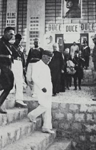 专辑 "Duce"：贝尼托-墨索里尼在西西里岛正式访问期间（黑白照片）。 作者 斯卡拉塔（A. Scarlata）