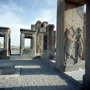 Xerxes的王座大厅，于公元前480年完成（见179109）