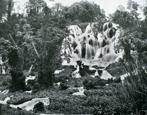 牙买加咆哮河瀑布，约建于1905年。 作者 阿道夫·杜珀利和儿子