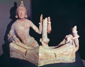 纳加从水中出现，来自Fondukistan