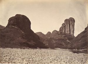 成昌附近的堆石山，约1869年。
