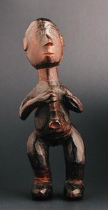 拿着烟斗的欧洲男子站立图，东南非洲，19世纪末（木制） 作者 非洲人