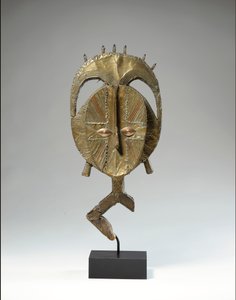 Mbulu Ngulu，城市圣物图 作者 非洲学校