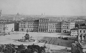 1870年代圣彼得堡圣以撒广场上的马林斯基宫玛丽宫 作者 阿尔伯特·费利斯