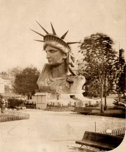 1883年在巴黎展出的自由女神像头像