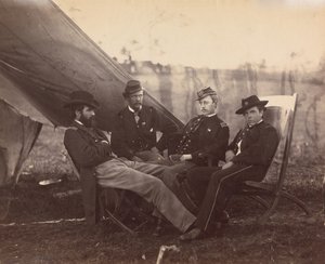 [四名军官]，约1864年。 作者 亚历山大·加德纳