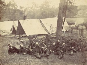 1862年10月在安提塔姆的波托马克军队总部的小组，1862年。 作者 亚历山大·加德纳
