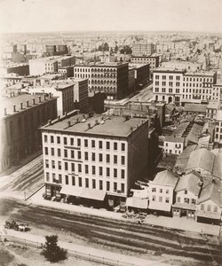 1858年在芝加哥法院大楼的冲天炉上查看西北偏北
