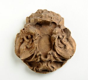 Maquette饰以爱情寓言的键弓（古铜色石膏） 作者 阿尔弗雷德·吉尔伯特