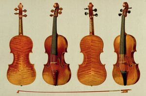小提琴（LtoR）：1715年由Antonio Stradivarius（c.1644-1737）创作的&39;Alard&39;，以及来自&39;Musical Instruments&39;（彩色版画）的Giovanni Guarneri&39;del Gesu&39;（d.1744）的&39;King Joseph&39;