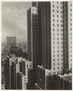 从我在谢尔顿的窗口看，西，1931年。 作者 阿尔弗雷德·斯蒂格利茨