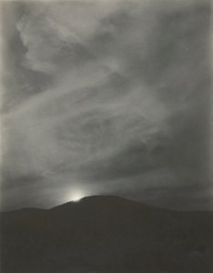 乔治湖，约1922年。 作者 阿尔弗雷德·斯蒂格利茨