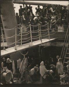 The Steerage，1907年，1915年印刷。 作者 阿尔弗雷德·斯蒂格利茨