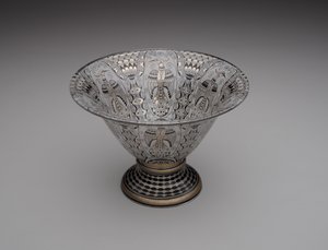 碗，约1914-15年（搪瓷、镀金和青铜器表面处理的玻璃）。 作者 阿尔弗雷德·沃尔特