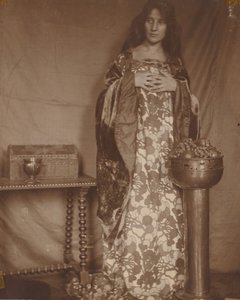 Alice Dieudonne Chase的肖像，约1906年。 作者 爱丽丝·格森·蔡斯