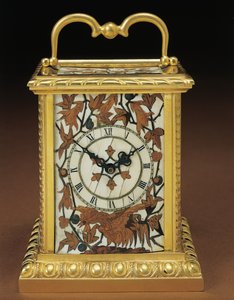 运输时钟，来自拿破仑三世的四件套书桌，Duvinage和Harinckouk的镶嵌，约1877年（ormolu安装的象牙和果木）（476432和476441）