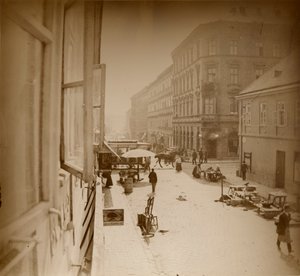 从Muchas公寓的窗户看，靠近Amalienstrasse，慕尼黑，1886年（明胶银印） 作者 阿方斯·慕夏
