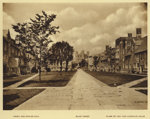 普林斯顿大学。亨利和福尔克厅；布莱尔塔；1901级和劳克林厅（黑白照片）。 作者 美国摄影师（后）