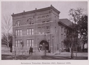 萨瓦纳剧院，建于1813年，1895年重建（黑白照片）。