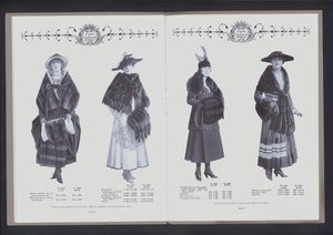 皮草时尚剧场》的两页插页（黑白照片）。 作者 美国摄影师（后）
