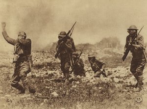 第一次世界大战中的美国：通过各种方式向我们的士兵宣传毒气袭击的危险性，以强制他们遵守军队关于携带和佩戴防毒面具的命令（黑白照片） 作者 美国摄影师