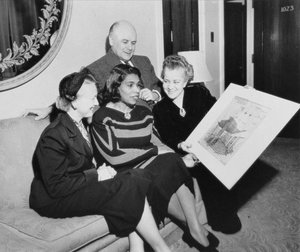 Marian Anderson（1897-1993）和Richard Bucky Fuller（1895-1983）和另外两名女性