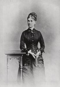 西奥多-罗斯福夫人，约1882年（黑白照片）。 作者 American Photographer