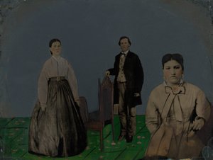 两个女人和一个男人的肖像》，19 世纪 60 年代（照片） 作者 美国摄影师