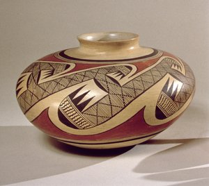 Hopi Bullware jar，来自Arizona（陶瓷） 作者 美国学校
