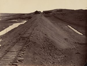 图版 2.花岗岩大炮，1869 年，从水箱拍摄（照片） 作者 安德鲁·约瑟夫·拉塞尔