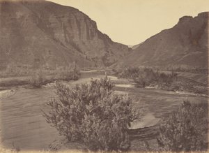图版 37.威廉明娜山口，从东面看，1869 年（照片） 作者 安德鲁·约瑟夫·拉塞尔