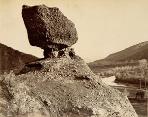 山谷中的狮身人面像，选自 A.J. Russell 所著《大西部图解--从内布拉斯加州奥马哈向西沿太平洋联合铁路线拍摄的横跨大陆的系列摄影作品》，第一卷 作者 安德鲁·约瑟夫·拉塞尔
